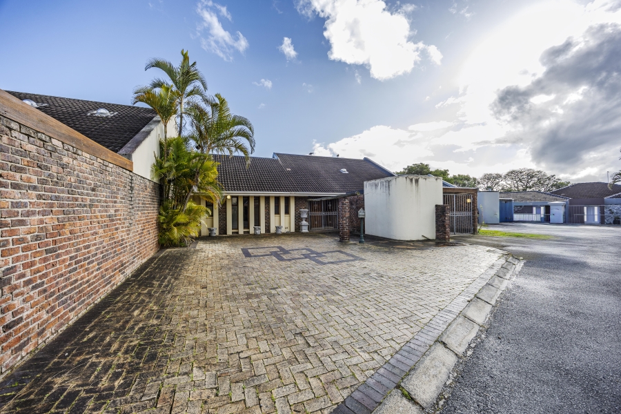 3 Bedroom Property for Sale in Bonza Bay Eastern Cape